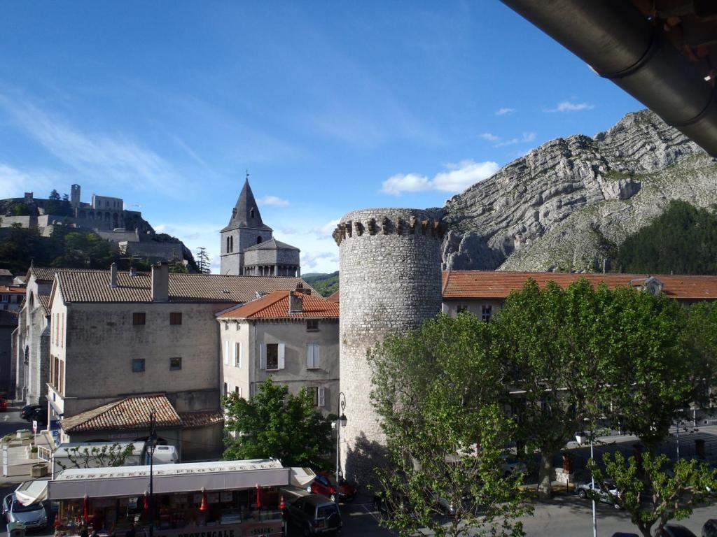 Grand Hotel Du Cours Sisteron Rom bilde